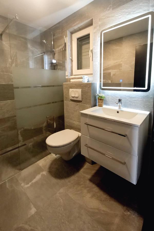 Apartmani Omrcen Baška Voda Екстериор снимка