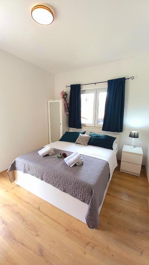 Apartmani Omrcen Baška Voda Екстериор снимка