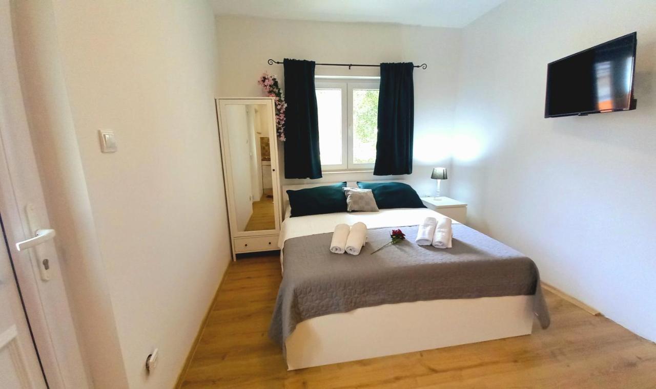 Apartmani Omrcen Baška Voda Стая снимка